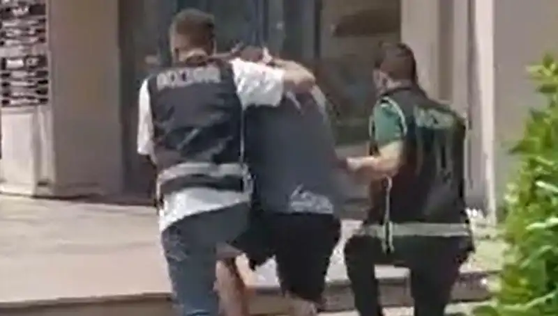 Sahte Dövizle Alışveriş Yapan Turist Sınır Dışı Edildi: Yasal Süreç Başladı